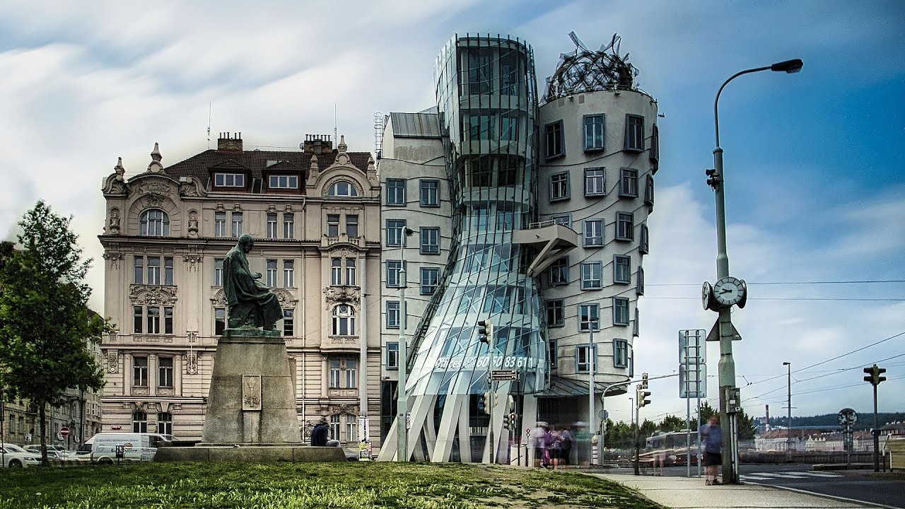 the-dancing-house